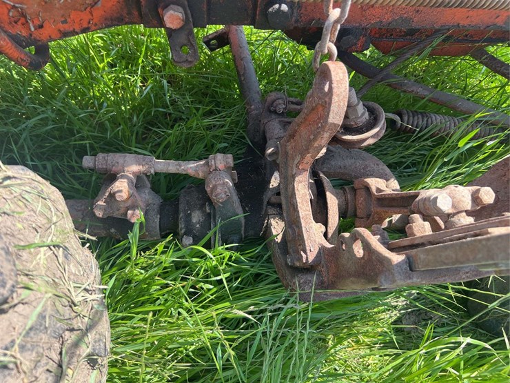 allis-chalmers-with-sickle-mower-image-67