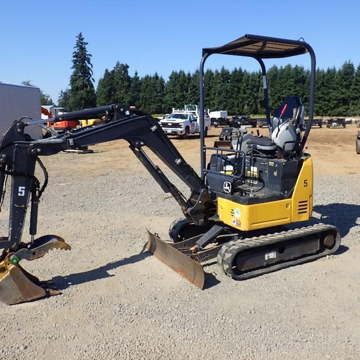 2019 DEERE 17G