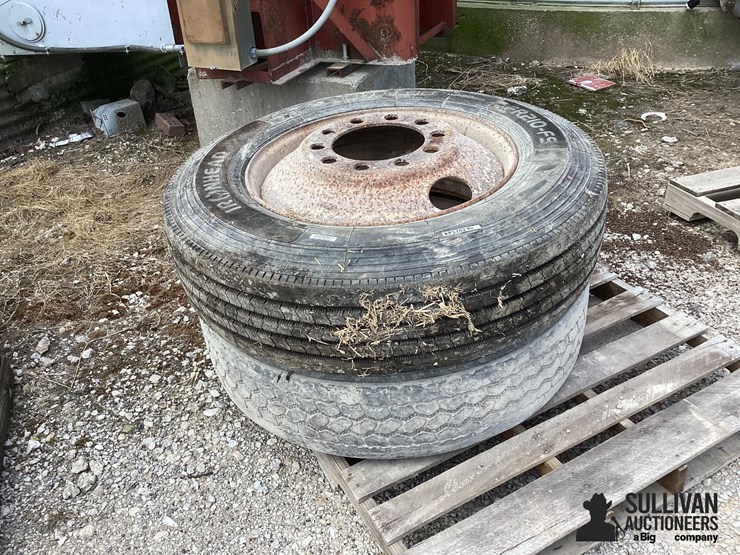 285/75r24.5-tires-&-rims-image-1