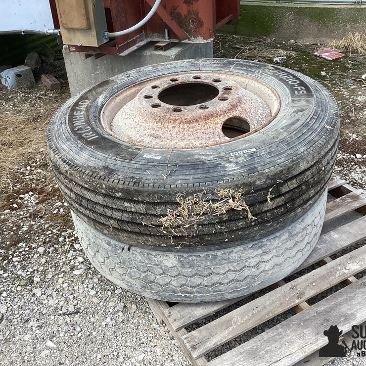 285/75R24.5 Tires & Rims