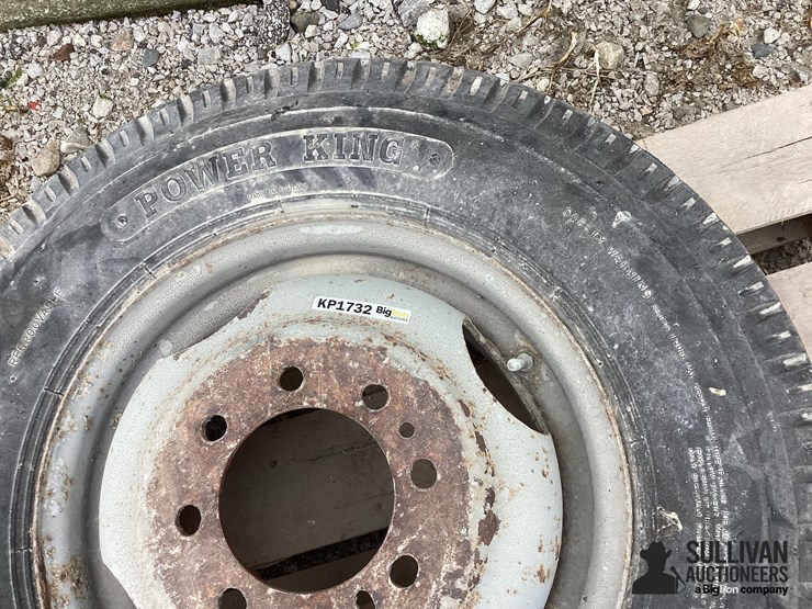 9.5-16.5-tires-&-rims-image-12