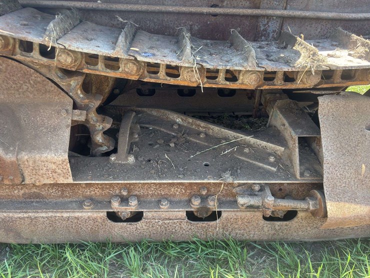 caterpillar-twenty-crawler-image-72