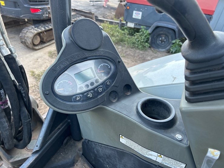 2019-bobcat-e35-image-10