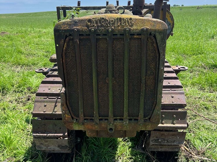 caterpillar-thirty-image-8