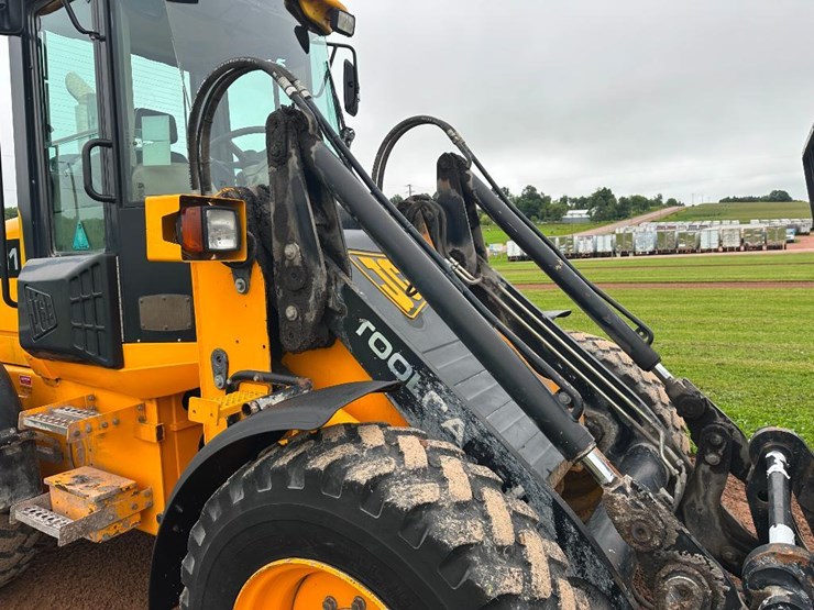 2002-jcb-411ht-image-24