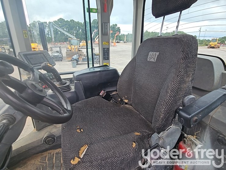 2015-caterpillar-926m-image-48