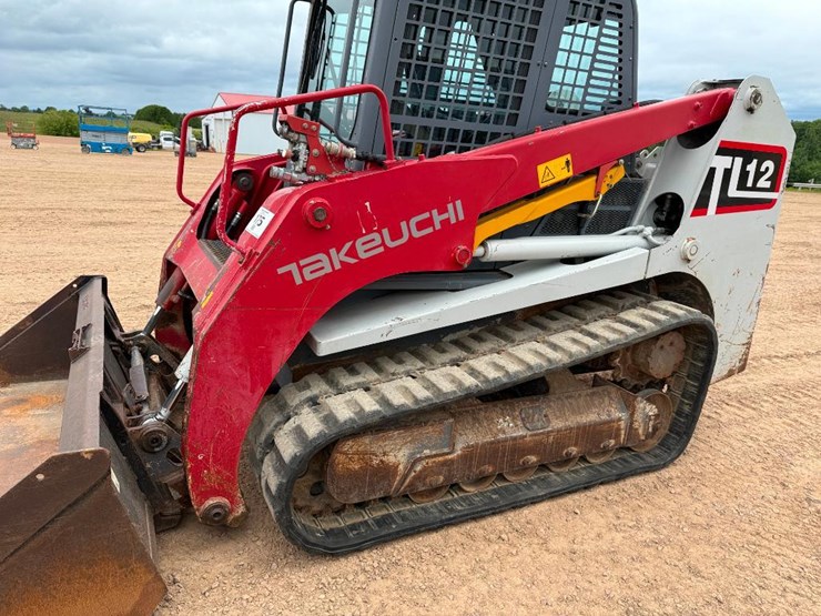 2015-takeuchi-tl12-image-14