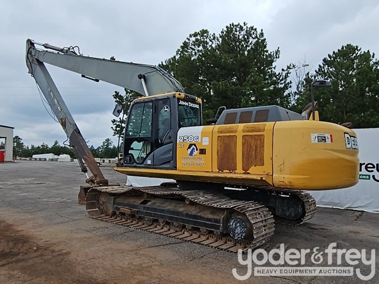 2011-deere-250g-lc-image-3