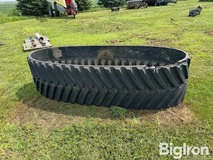 goodyear-30"-quad-track-track-image-6