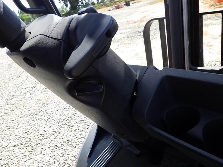 2014-linde-h25-forklift-image-17