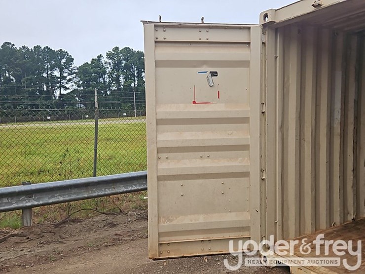 40'-container-single-walk-door,-2-side-doors-image-9