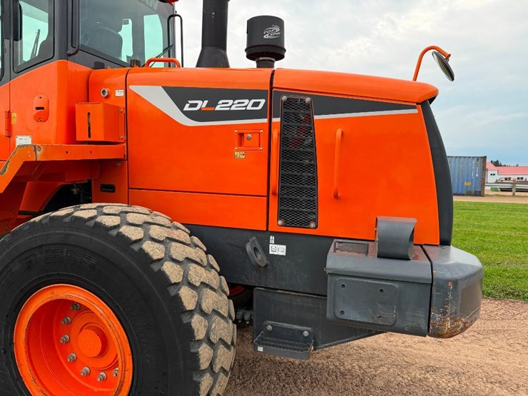 2017-doosan-dl220-5-image-21