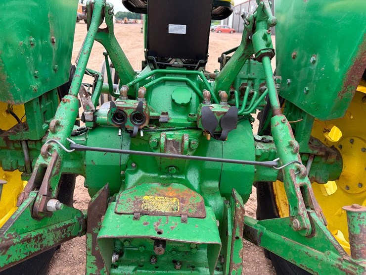 john-deere-2640-image-17