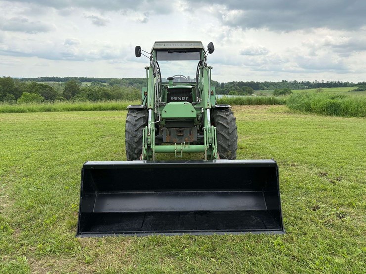 one-owner-fendt-305-lsa-with-loader-image-3