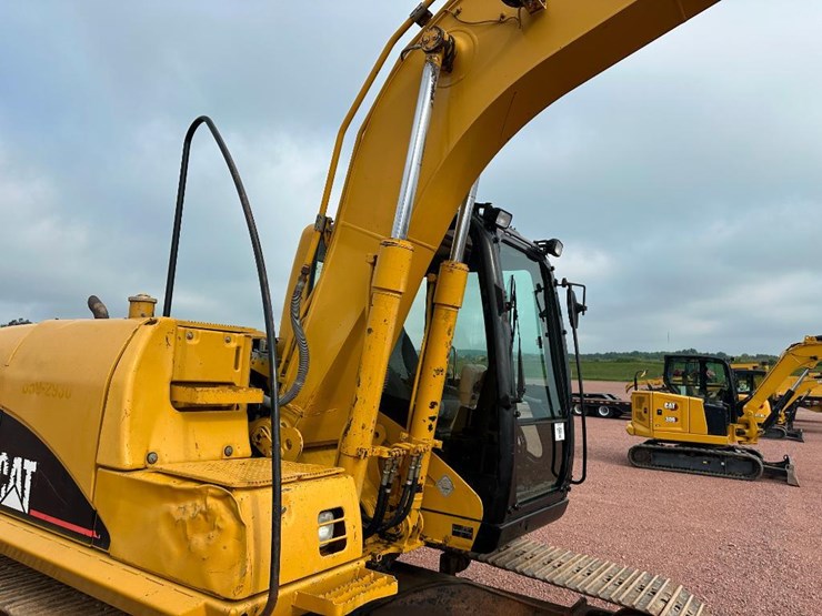 2003-caterpillar-312cl-image-27