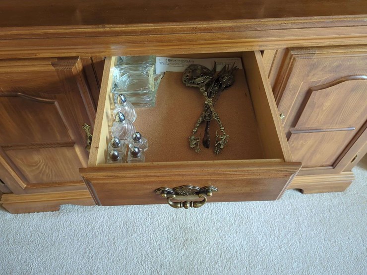 lighted-china-cabinet/hutch---77"-x-52"-x-18"-image-4