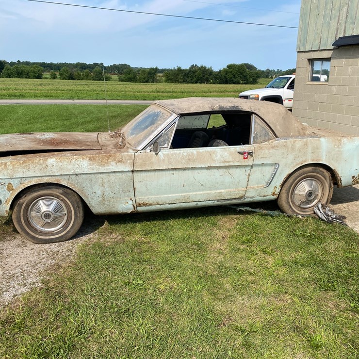 1964 1/2  Ford Mustang - with title
