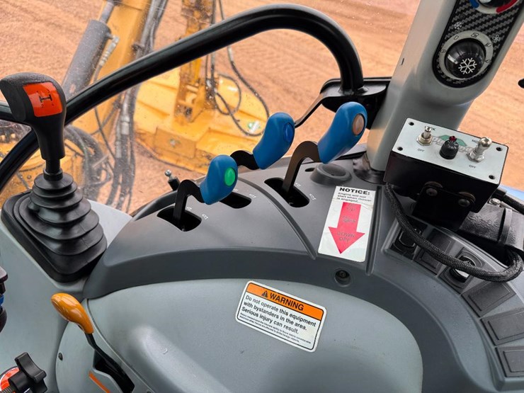 2016-new-holland-ts6.110-image-60