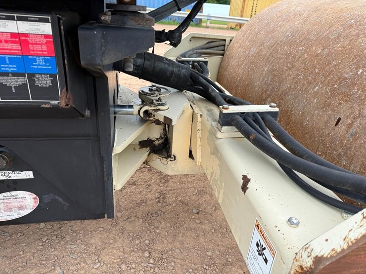 2002-ingersoll-rand-sd70d-image-31