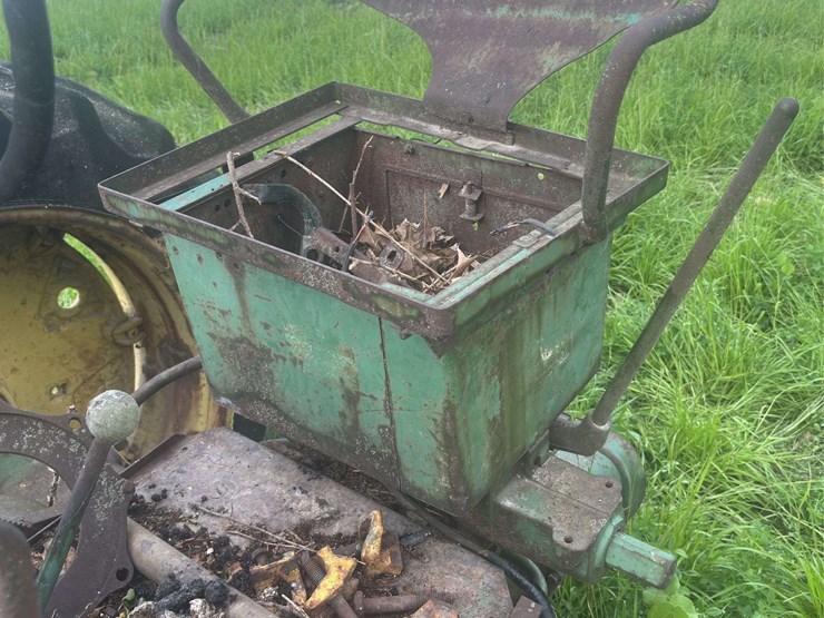 john-deere-70-image-29