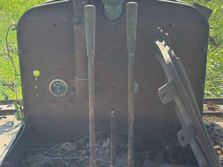 caterpillar-fifteen-crawler-image-33