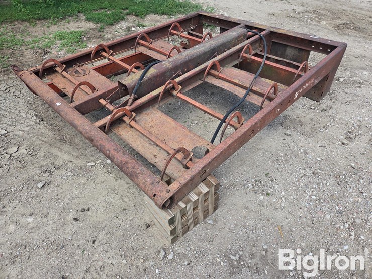farmhand-hydraulic-square-bale-fork-image-5