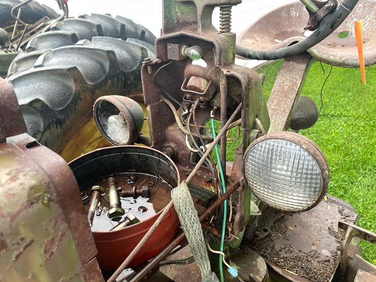 #6675-•-john-deere-parts-tractor-image-33