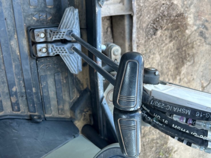 2020-bobcat-e35-image-13