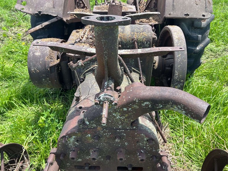 john-deere-unstyled-model-d-image-16
