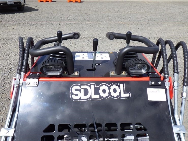 2025-sdlool-380-skid-steer-tracked-loader-image-11
