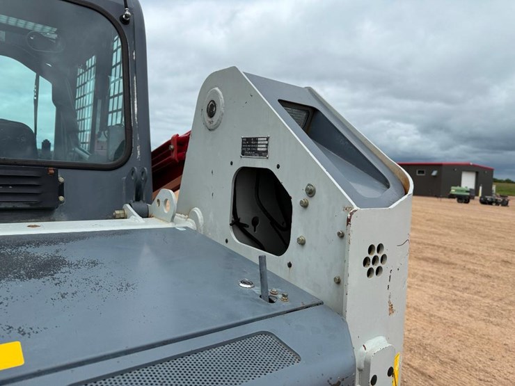 2015-takeuchi-tl12-image-27