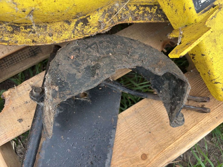 john-deere-x300-image-82