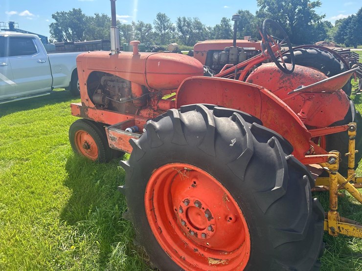 allis-chalmers-wd-tractor-image-3
