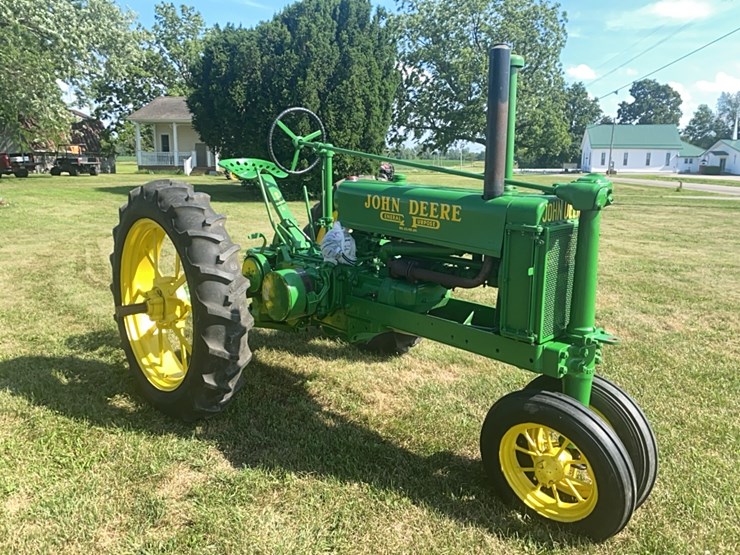 john-deere-b-image-3