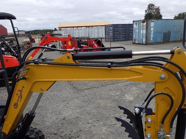 2025-cfg-mx20r-hydraulic-excavator-image-12