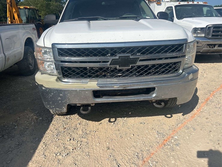 2011-chevy-2500-ext-cab-4x4-pickup-image-7