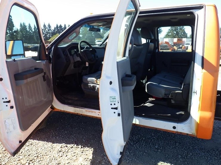 2014-ford-f450-image-16