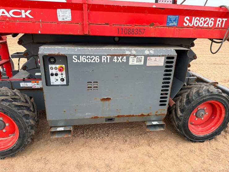 2020-skyjack-sj6826rt-image-15