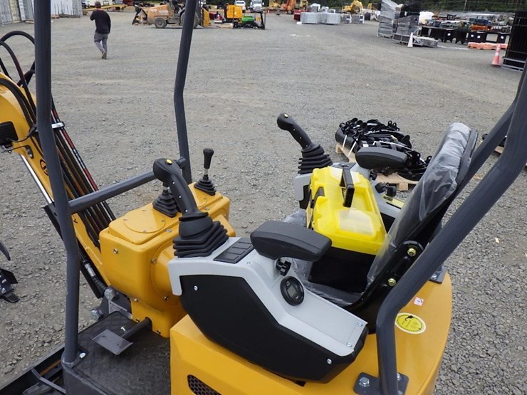 2025-cfg-mx12rx-hydraulic-excavator-image-19