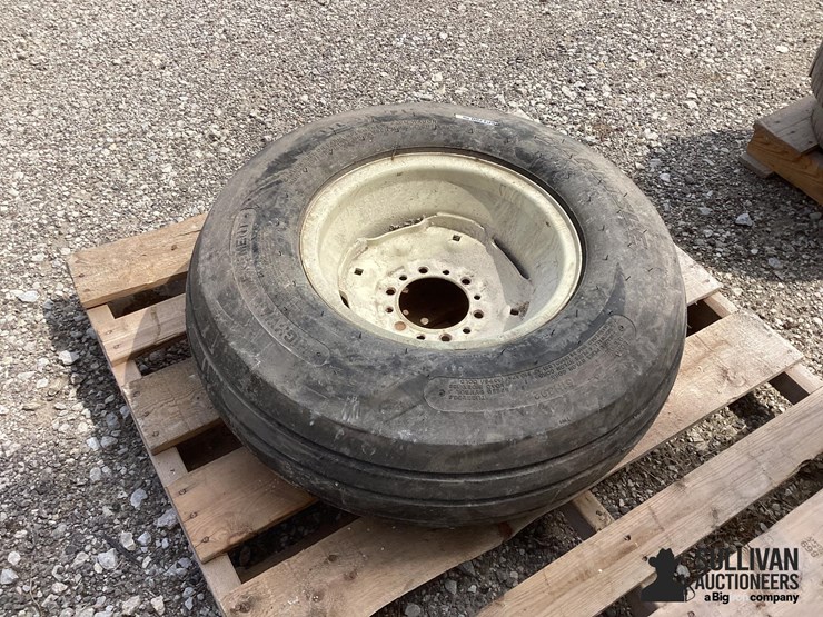 11l-15-tire-&-rim-image-9