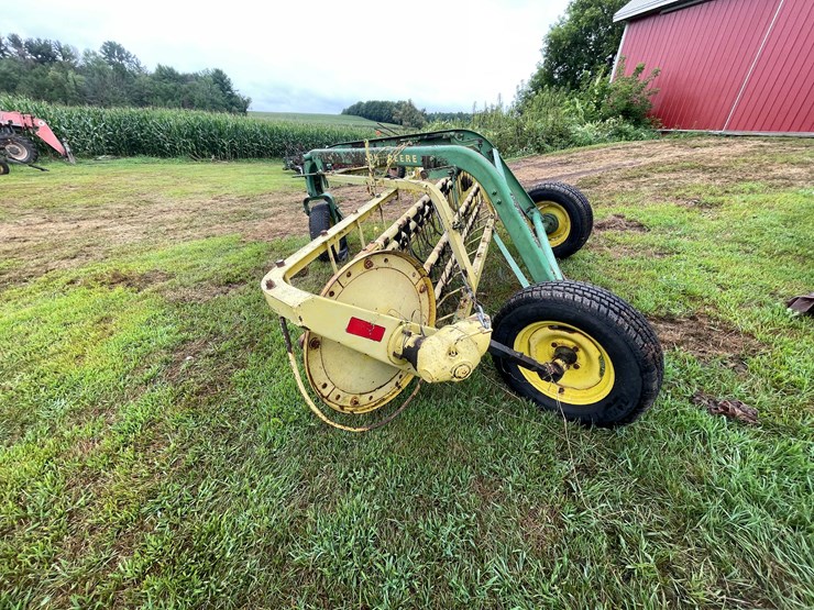 #7454-•-john-deere-hay-rake-image-3