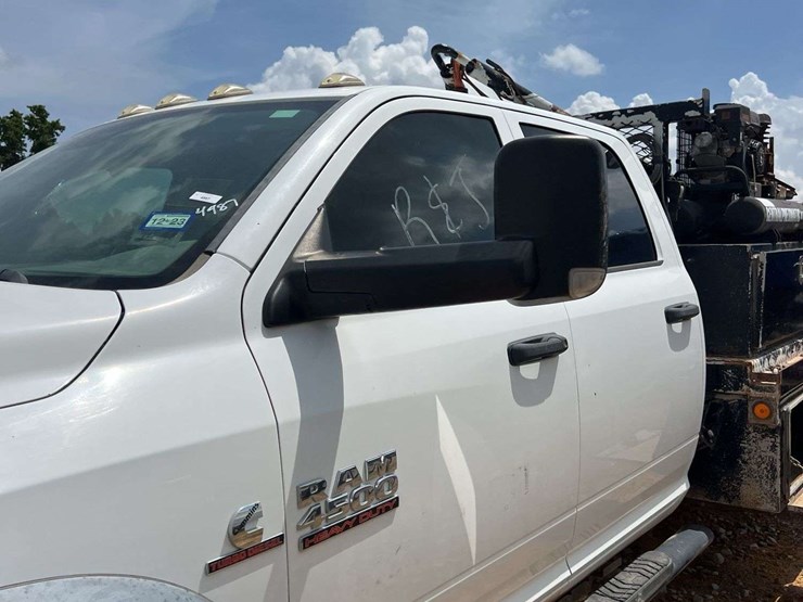 2018-dodge-ram-4500-image-11