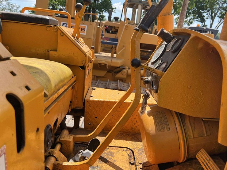 deere-450b-image-22