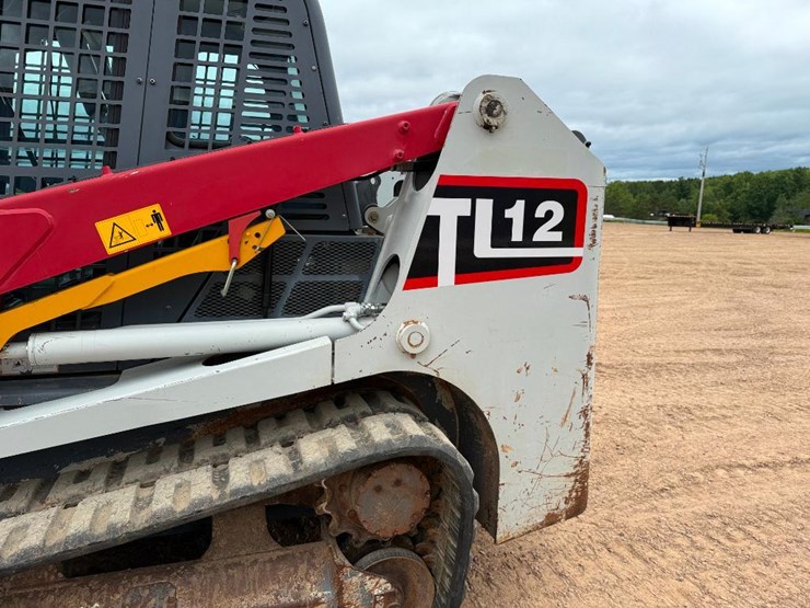 2015-takeuchi-tl12-image-12