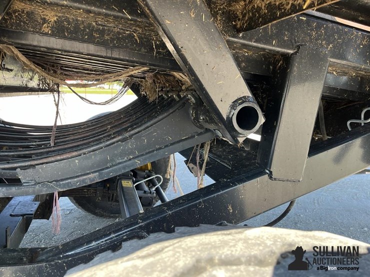 2019-new-holland-311-image-19