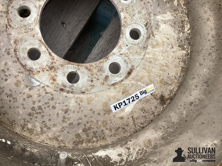 10r17.5-tire-&-rim-image-6