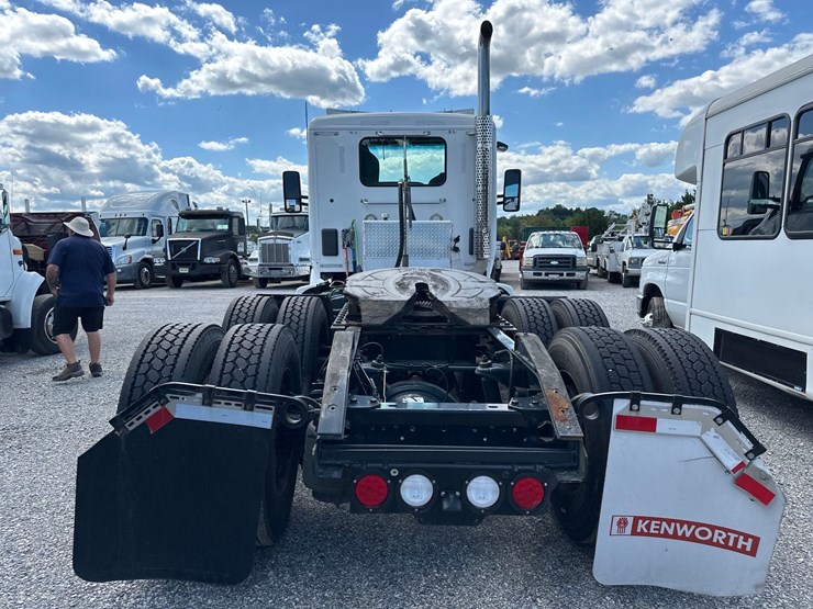 2019-kenworth-t680-image-11