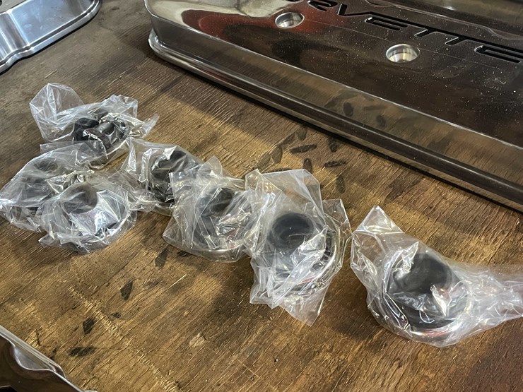 #2130-•-gm-corvette-valve-covers-(pr4)-image-9