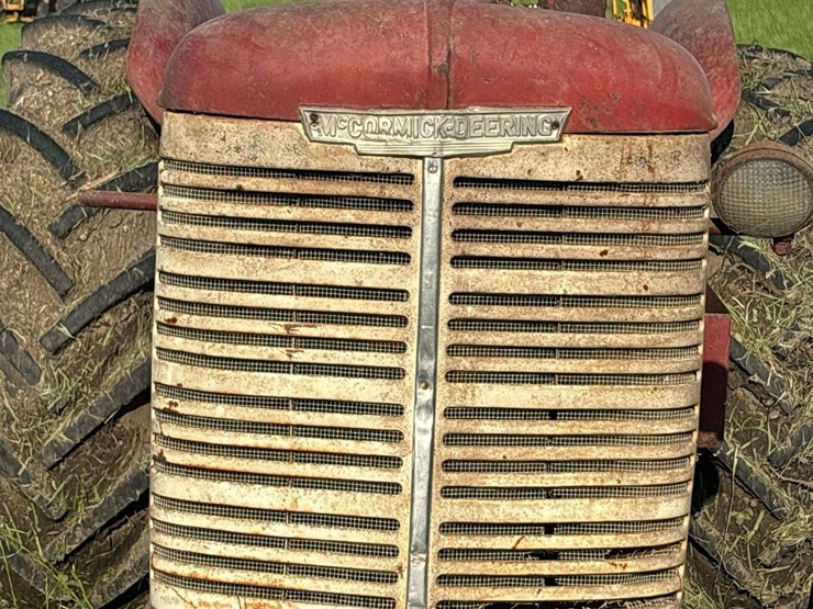mccormick-deering-w-9-gas-image-9