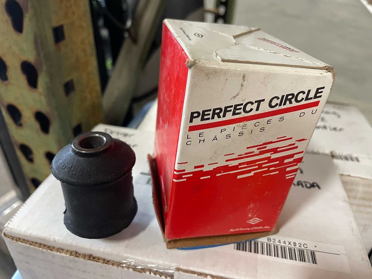 #2111-•-(3)-totes-of-misc.-auto-parts-(pr10)-image-7